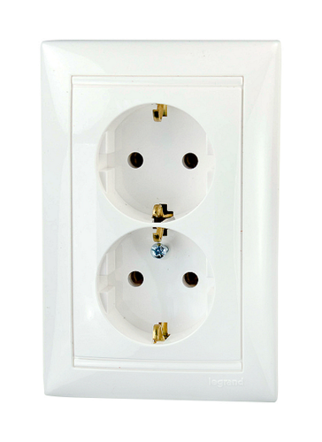 Розетка двухместная Legrand VALENA DIY, скрытый монтаж, с заземлением, белый